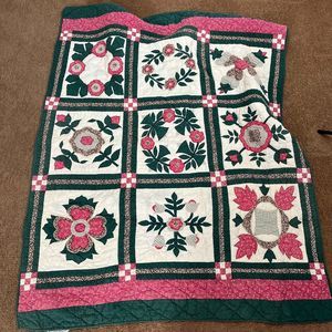 Vintage Impressions Green Floral Quilt Holiday Christmas Rips Stains 57.5" x 48"